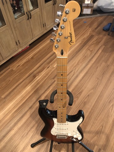 Fender stratocaster 2020 - fender,