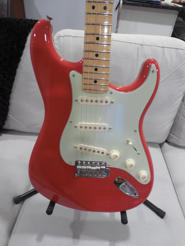 Fender stratocaster - fender,