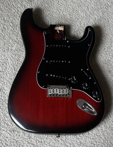2004 squier fender - 2004, fender®