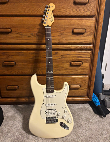 Fender stratocaster white hss - fender,