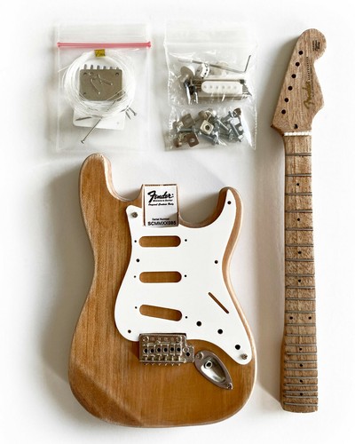Fender stratocaster model - model, kit