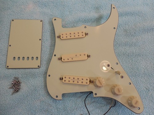 Fender stratocaster loaded - fender,