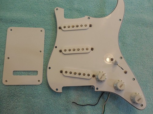 Fender stratocaster loaded - fender,