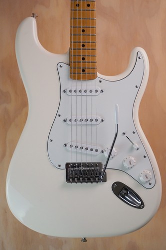 Fender standard stratocaster - fender,