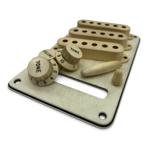 Fender stratocaster oem - fender®, stratocaster®