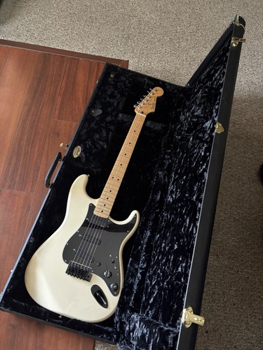 2006 fender stratocaster - 2006,