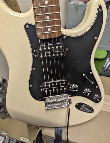2004 fender standard - fender,